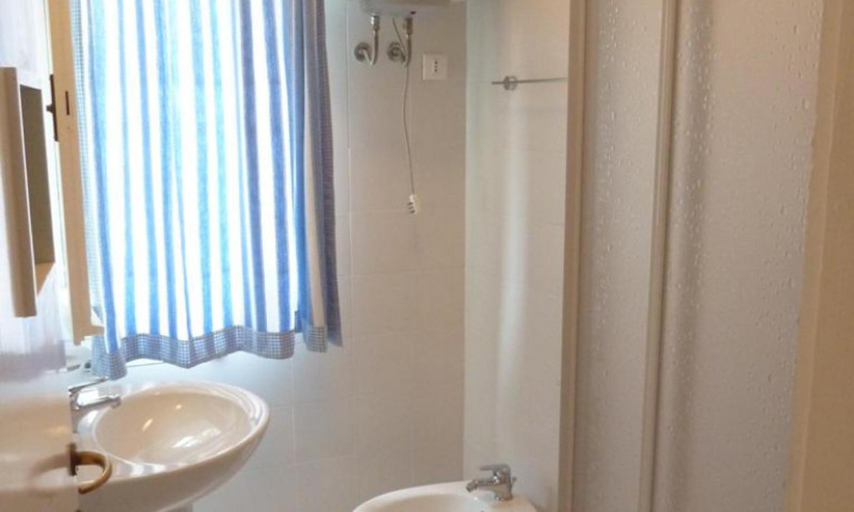 Bathroom 3, Row House in Residence with Private Garden, Garage, Communal Pool, Udine