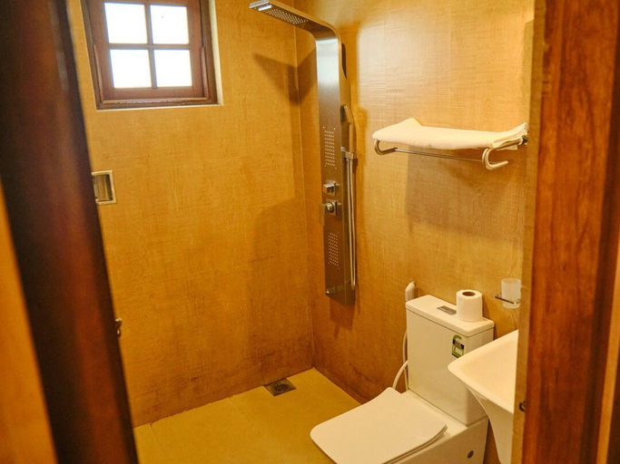 Bathroom 4, Alpine Hotel, Nuwara Eliya