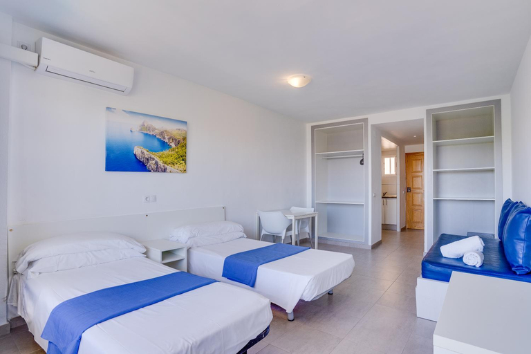 Bedroom 3, Las Palomas Apartments Econotels, Baleares