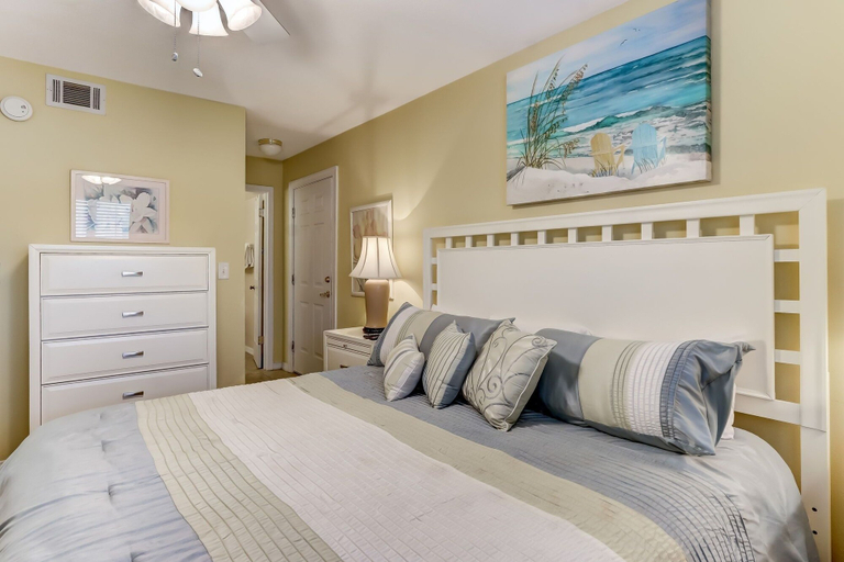Bedroom 3, Seashore Condo with Balcony Overlooking the beach and the Atlantic by RedAwning, Nassau