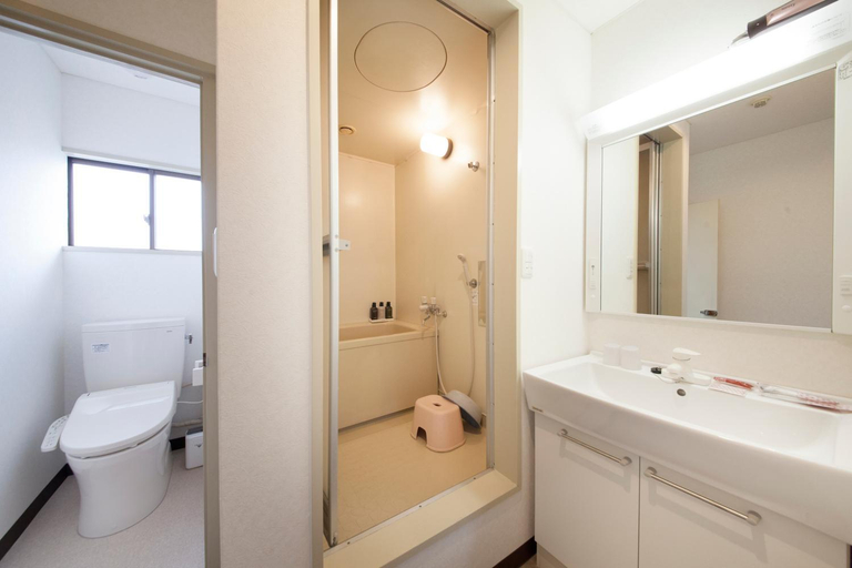 Bathroom 3, Hotel Togariishi, Chino