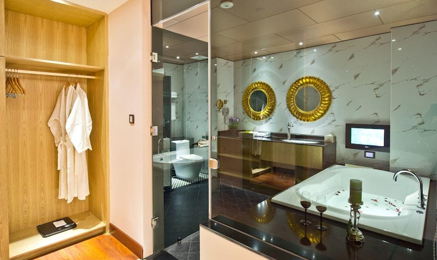 Bathroom 4, THE ROYAL PINNACLE HOTEL, Zhuhai