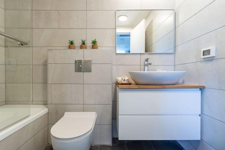 Bathroom 2, Savyon View Tower - Isrentals