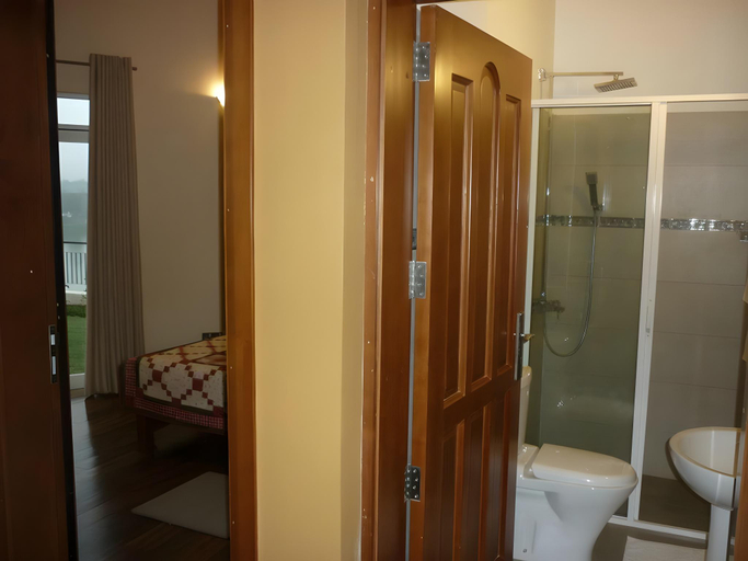 Bathroom 3, Villa Acacia, Nuwara Eliya