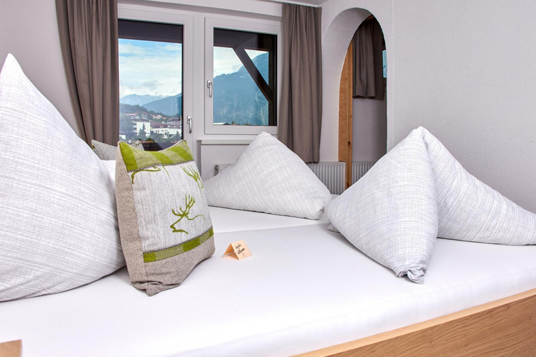 Bedroom 2, Gasthof Hotel Post, Imst