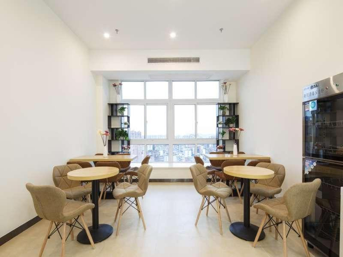 Food & Drinks 4, 7 Days Premium·Chongqing Liangping People's Square Centre, Chongqing