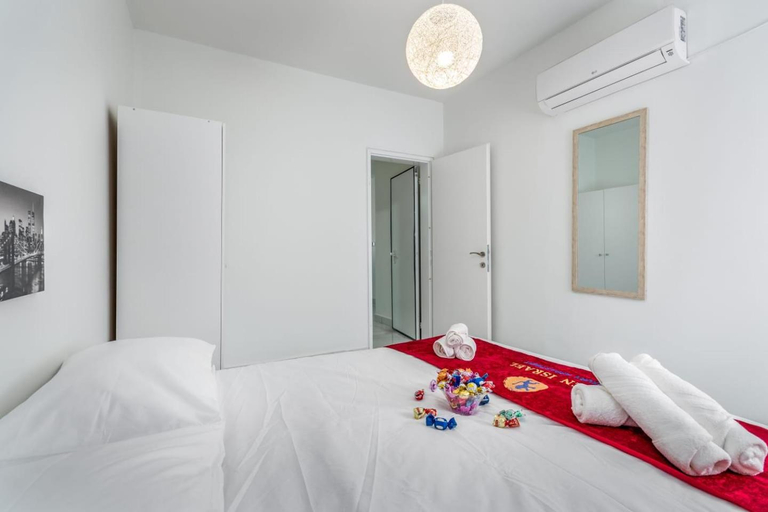 Bedroom 2, Even Israel Apartments