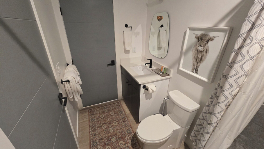 Bathroom 4, Eagle Point Resort, Beaver