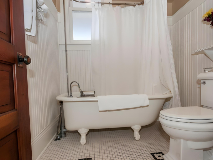 Bathroom 4, Sacajawea Hotel, Gallatin
