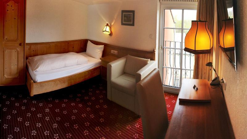 Bedroom 2, Hotel Zur Post Trier, Trier