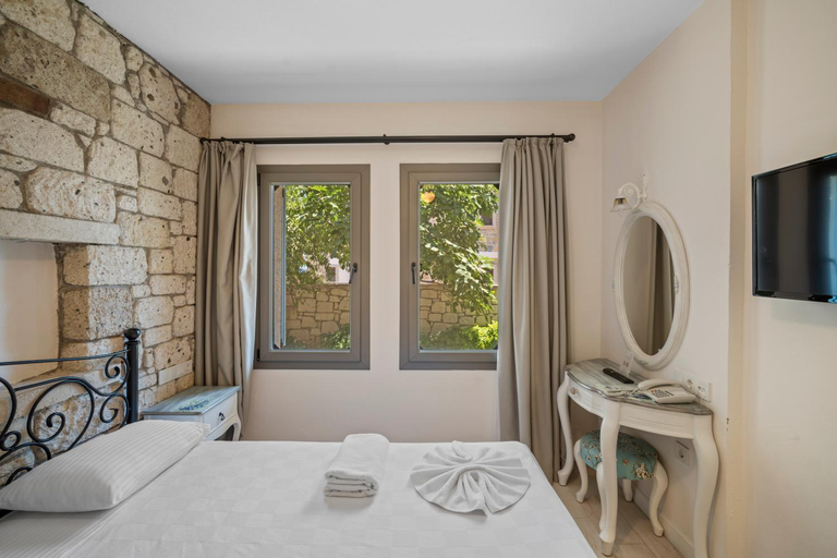 Bedroom 3, Bademli Konak Otel, Datça