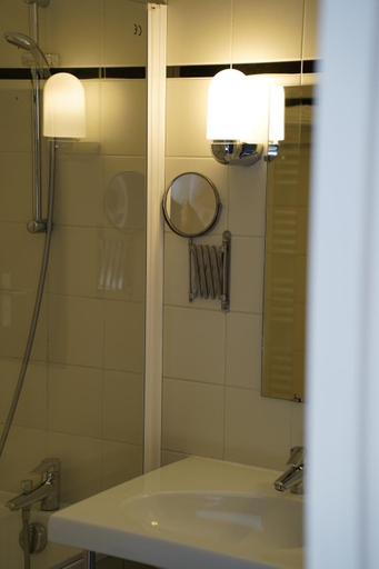 Bathroom 3, Le Pre Saint Germain, Eure
