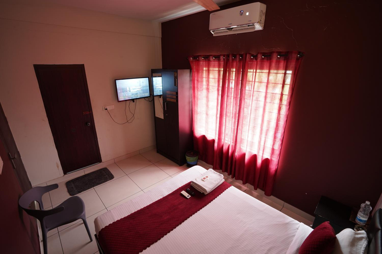Bedroom 4, Atmos Inn, Kozhikode