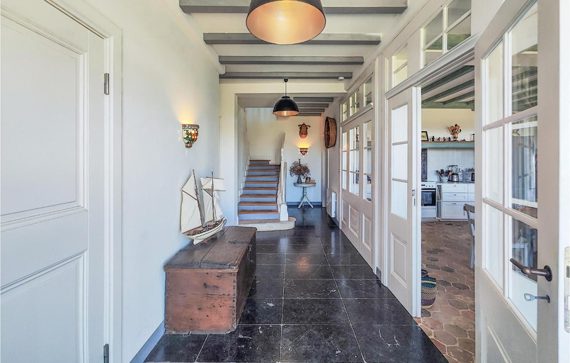 Others 4, 5 Bedroom Beautiful Home In Ouveillan, Aude