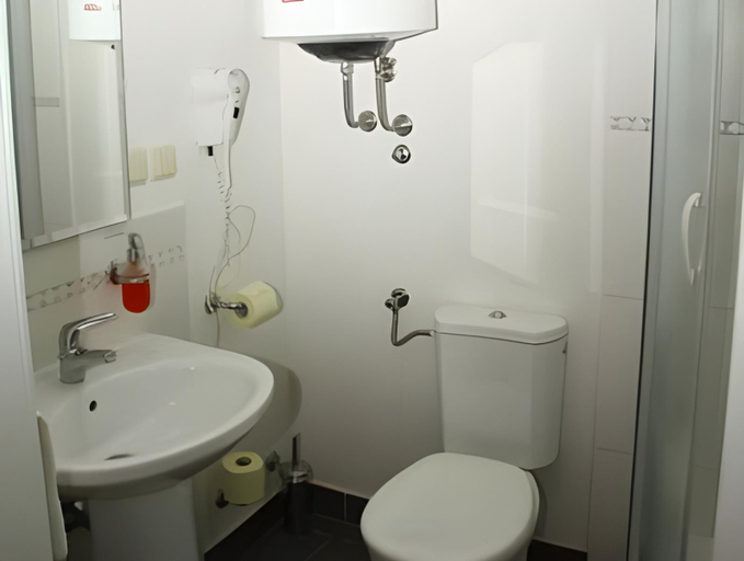 Bathroom 3, Hotel Haus Am Meer Cavtat, Konavle