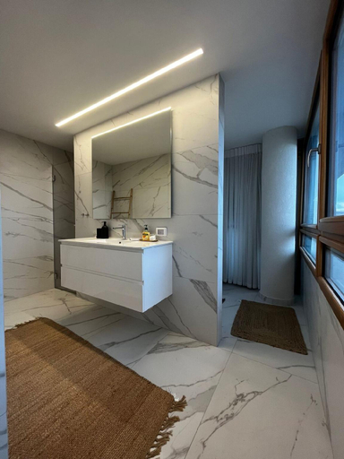 Bathroom 2, David Residence New Private apartment!