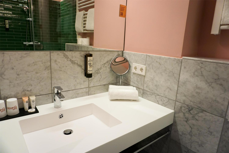 Bathroom 2, Central Hotel Munster, Münster