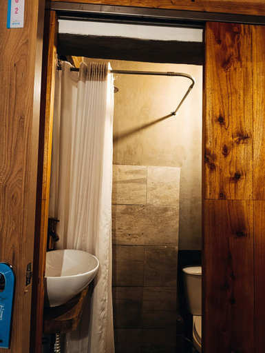 Bathroom 3, Amuya Hostel, Chiquinquirá