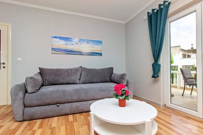 Others 2, Apartments Alaga, Vodice