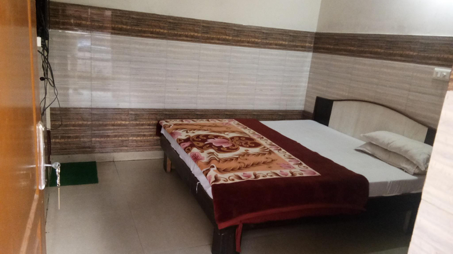 Bedroom, Goroomgo BK Plaza Chandigarh, Chandigarh