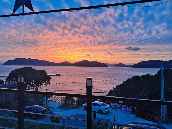 Others 5, Geumodo Joy Joy Pension, Yeosu