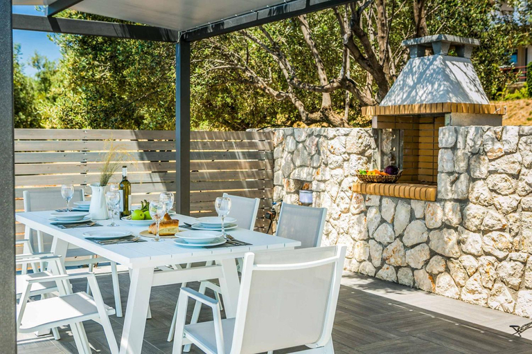 Others 4, Villa Della Luna, Ionian Islands