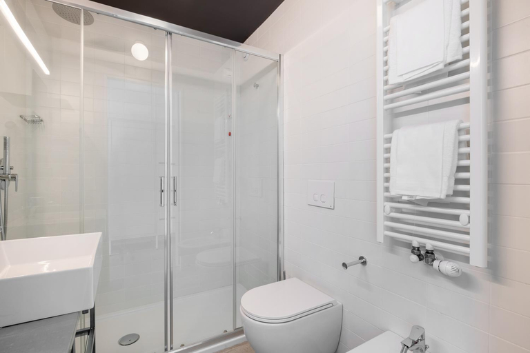 Bathroom 4, Camplus San Pietro, Roma