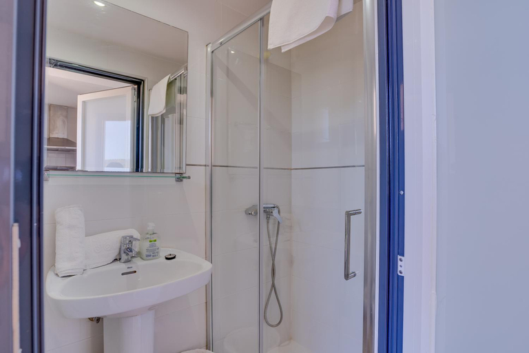 Bathroom 4, Las Palomas Apartments Econotels, Baleares