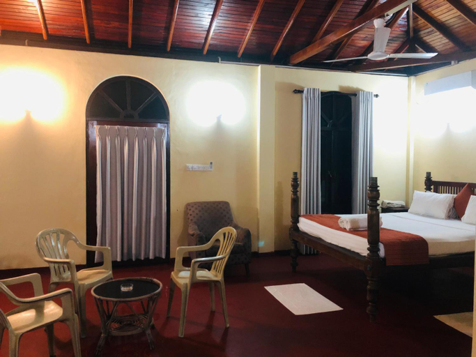 Bedroom 2, Royal Beach Hotel Hikkaduwa, Hikkaduwa