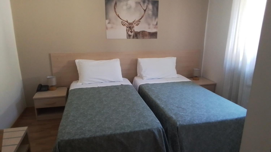 Bedroom 3, Life Hotels Des Alpes, Trento