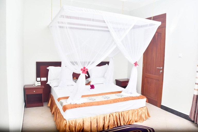 Bedroom 2, Sea Crest Hotel , Kaskazini 'B'