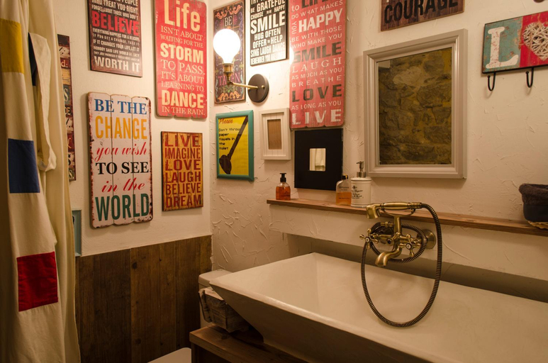 Bathroom 3, Villa Elborgini in Heraklion suburbs, Crete