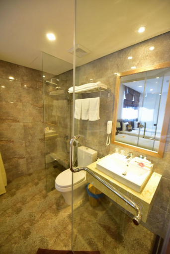 Bathroom 5, Bliss Luxury Hotel & Spa, Da Nang