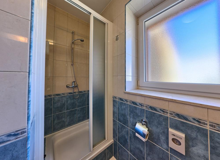 Bathroom 4, Trogir, Trogir