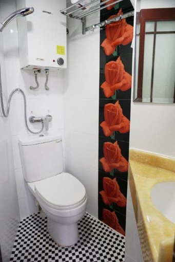 Bathroom 5, National Inn, Kowloon