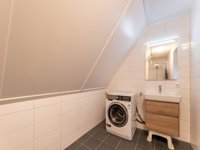 Bathroom 3, Holiday Home in Zeeland near Nature Reserve, Tholen