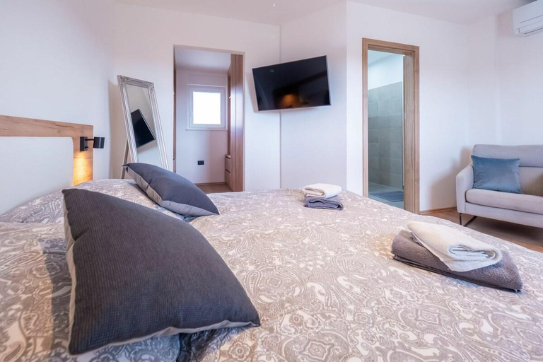Bedroom 3, Villa Lydia, Marčana