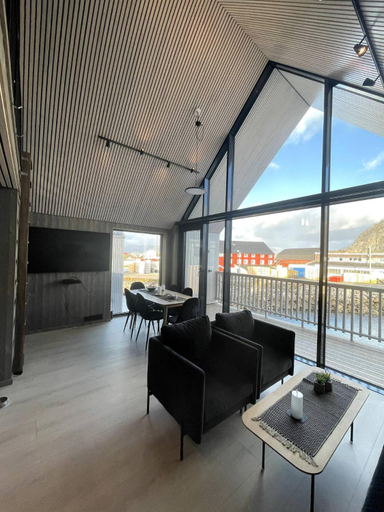 Food & Drinks, Rorbuleilighet i toppetasjen i Henningsvær, Vågan