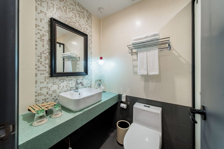 Bathroom 3, CommonHotel, Foshan