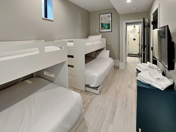Bedroom 2, Black Swan by Taylor Made Deep Creek, Garrett