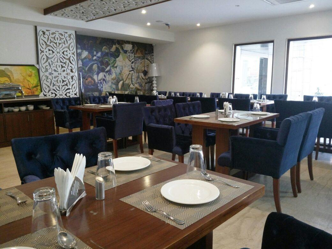Food & Drinks 5, Mandarin Square, Sahibzada Ajit Singh Nagar
