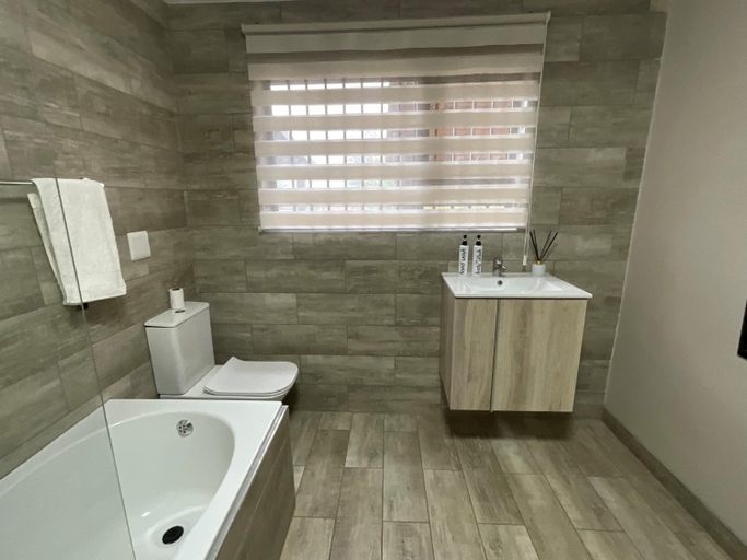 Bathroom 2, Tintswalo Elegant Apartments, Mopani