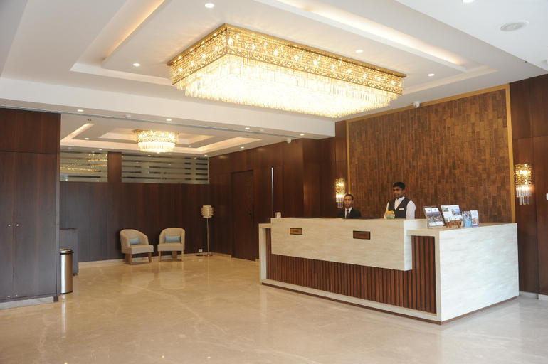 Others 5, Hotel Maryland, Sahibzada Ajit Singh Nagar
