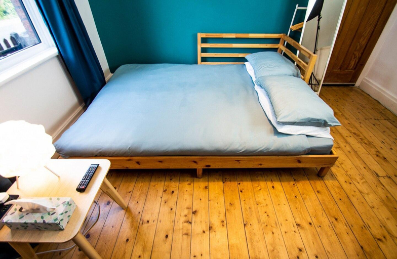 Bedroom 2, Peaceful House in the Centre of City, Lancashire