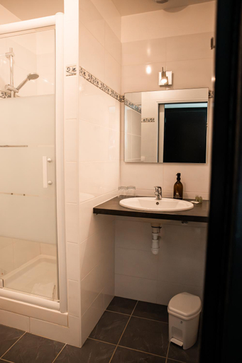 Bathroom 3, Domaine du Grand Caugy, Calvados