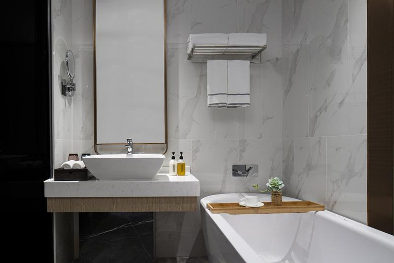 Bathroom 4, Paco Hotel Jinfeng Metro Guangzhou-Free Shuttle Bus For Canton Fair-Self-service laundry, Guangzhou