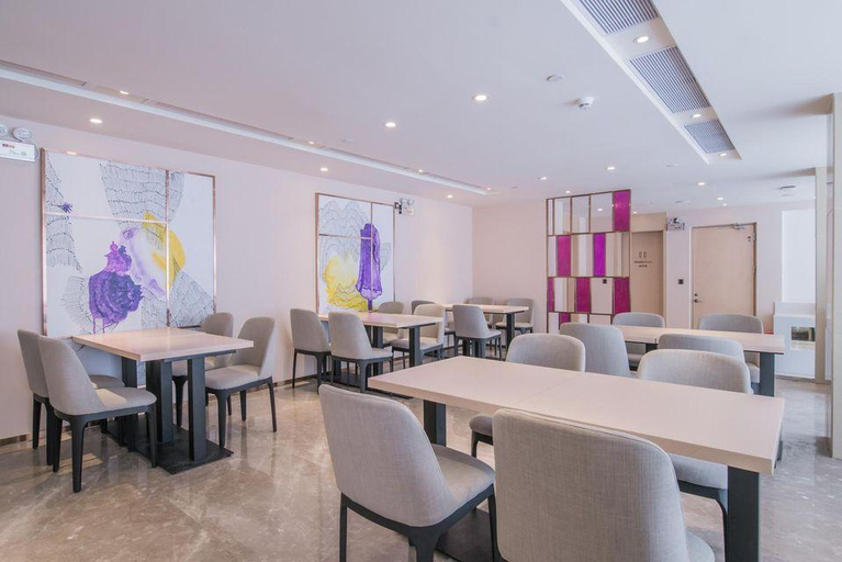 Food & Drinks 4, Lavande Hotels· Qinglv Zhong Road Opera, Zhuhai