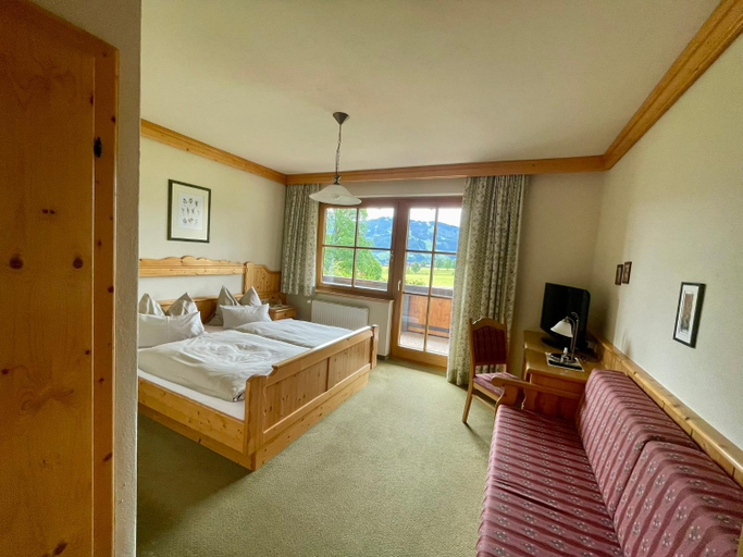 Bedroom 2, Pension Moslehnerhof, Liezen