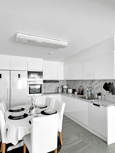 Others 5, Villa with 3 Bedrooms, Private Patio and Free Parking Malmo, Malmö