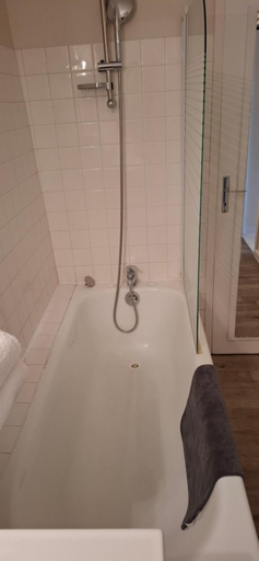 Bathroom 4, Hotel Le Marrakech, Ille-et-Vilaine